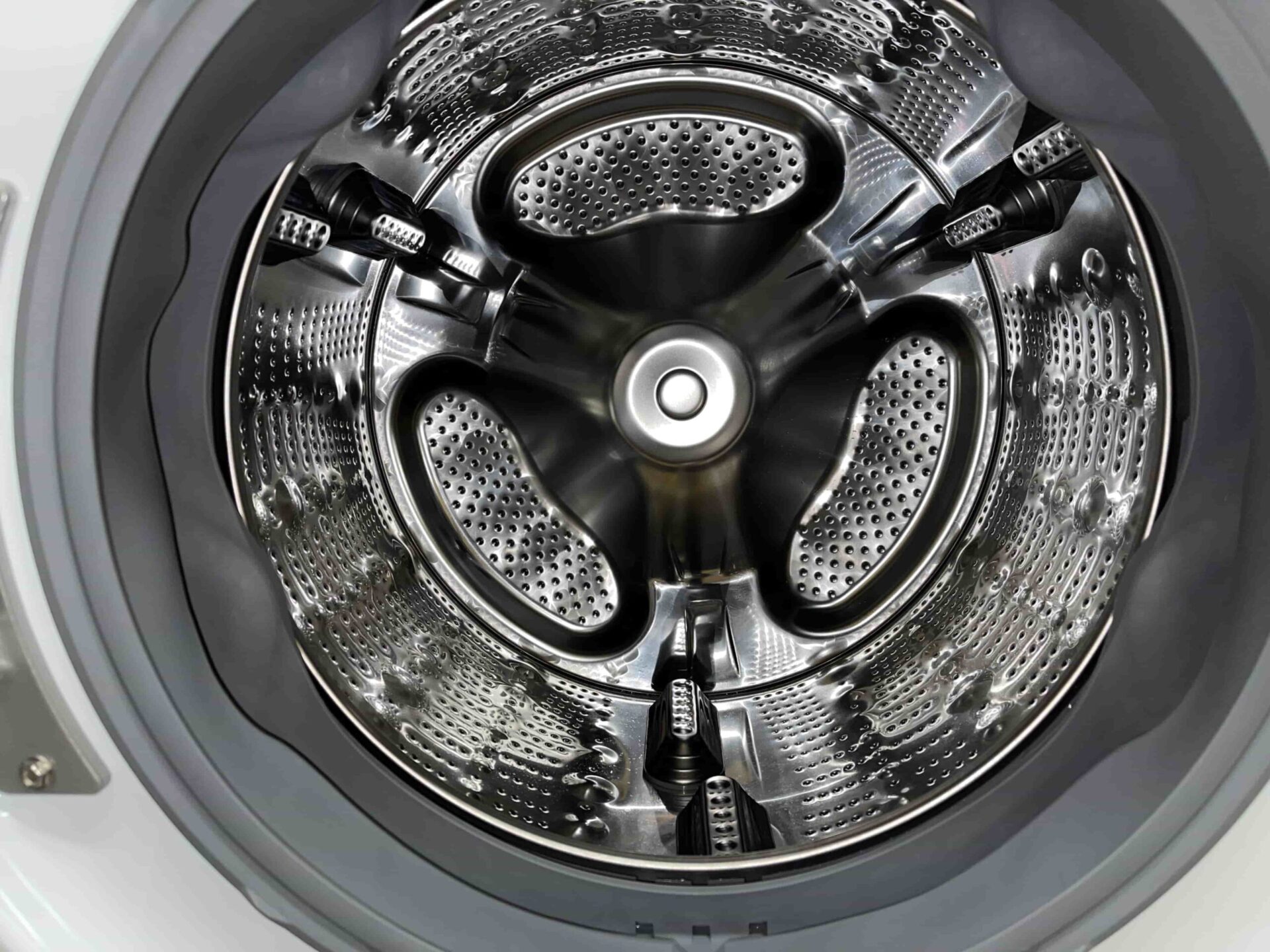 Alternative view of LG WashTower Electric Stacked Laundry Center with 4.5-cu ft Washer and 7.4-cu ft Dryer - Electric