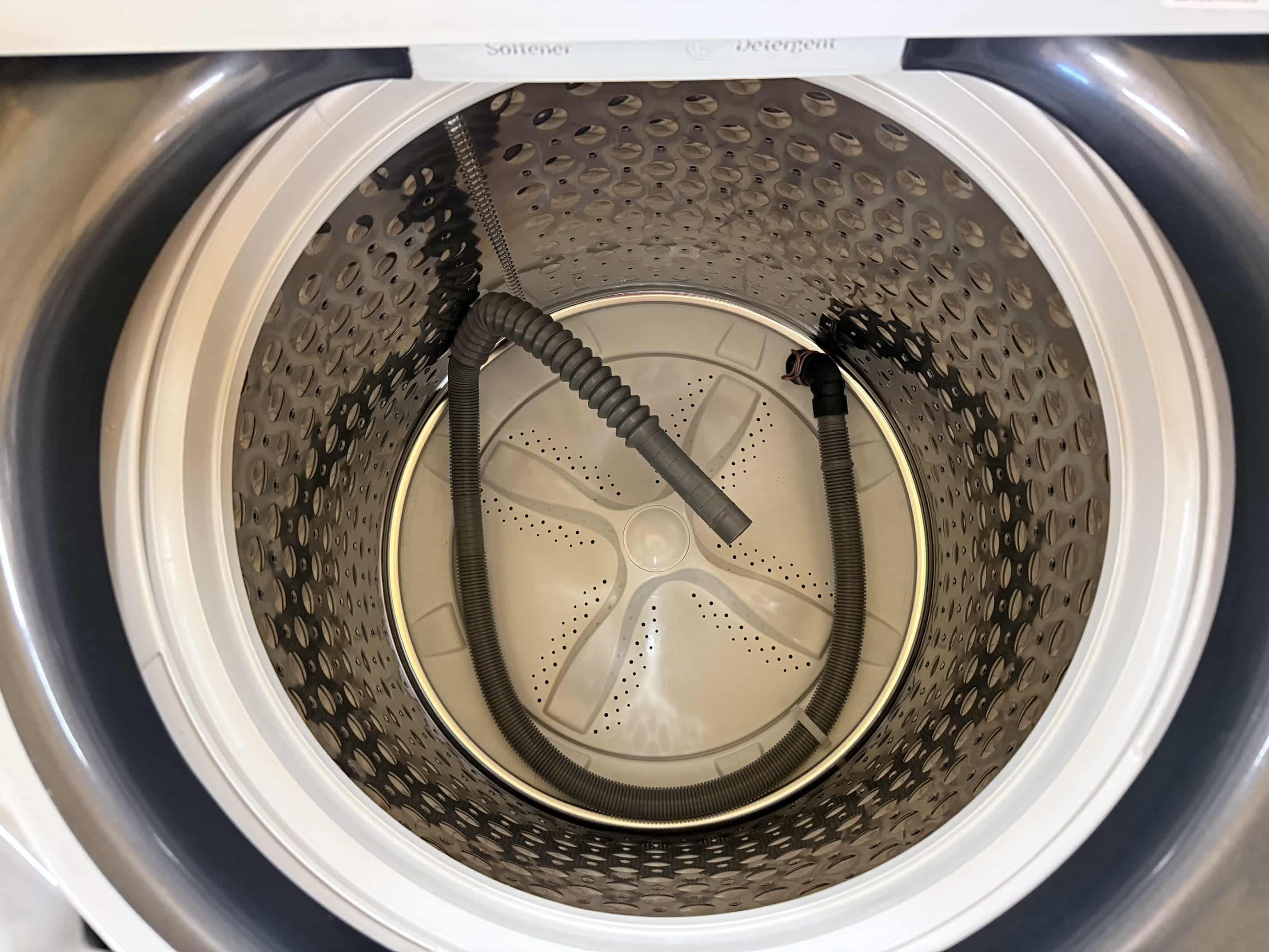 Alternative view of GE 4.8 cu. ft. Top Load Washer & 7.2 cu. ft. Dryer (Gas) Set